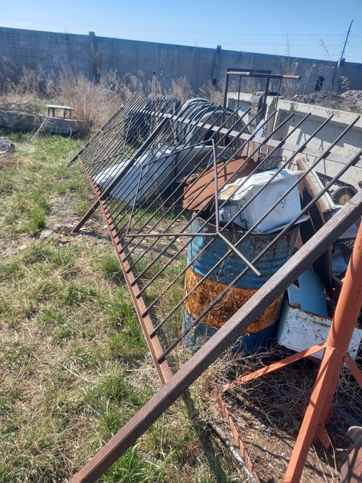 Гвозди шиферные и другое.