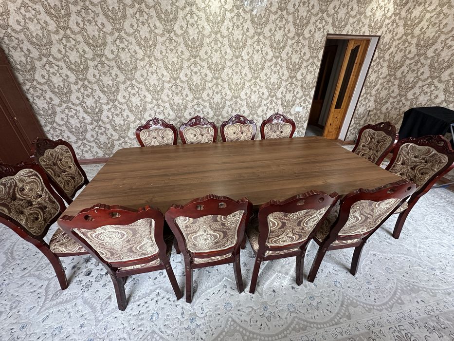 Стол стулья стенка в комплекте