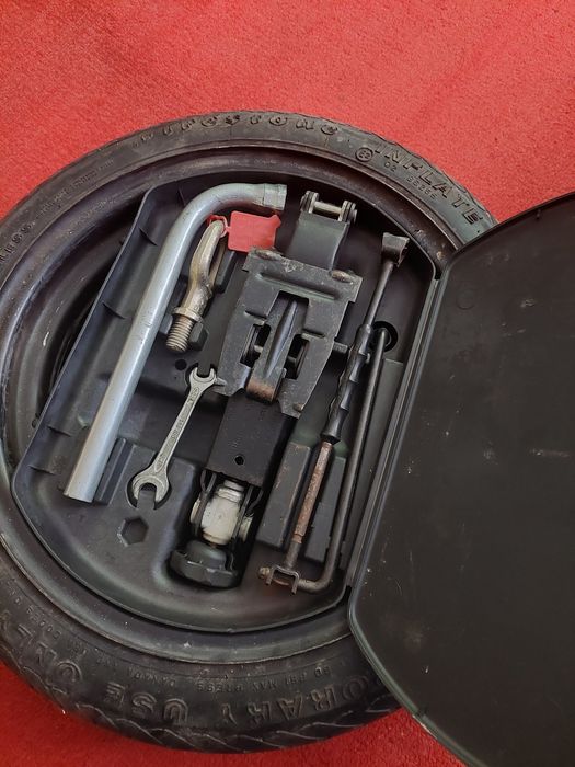 Патерица(резервна гума) за vw поло