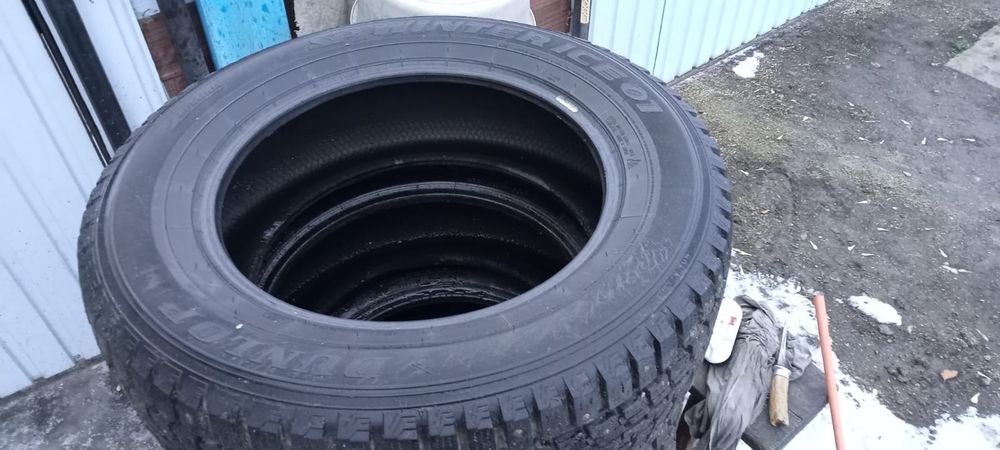 Продам комплект зимних шин