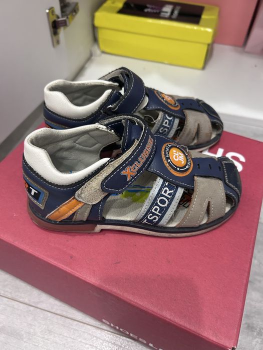 Продам сандалии для сада