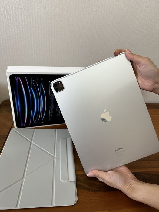 iPad Pro 12.9 + Magic keyboard в идеальнейшем состоянии