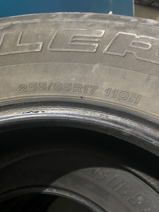 Продам шины Bridgestone 255/65R17 110H