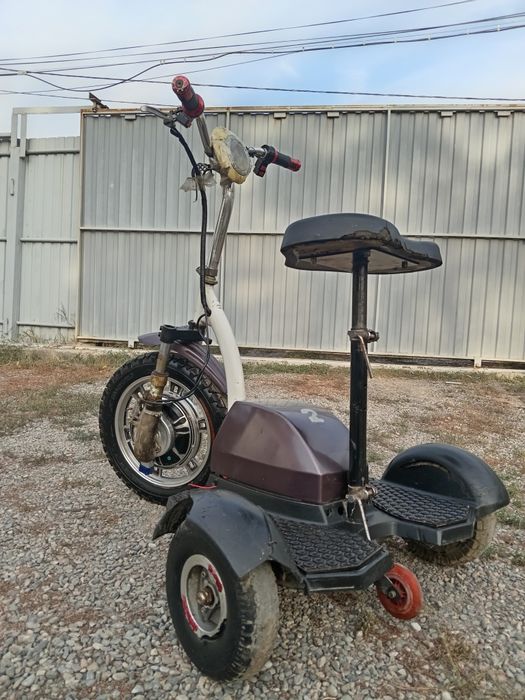 Продам трех калесный электро самокат