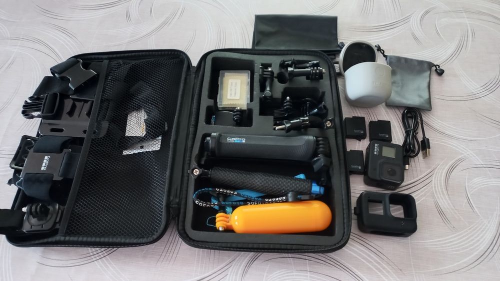 Продам экшен камеру  Gopro 8.