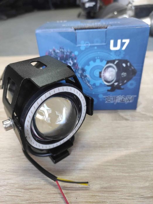 LED фар за мотоциклети