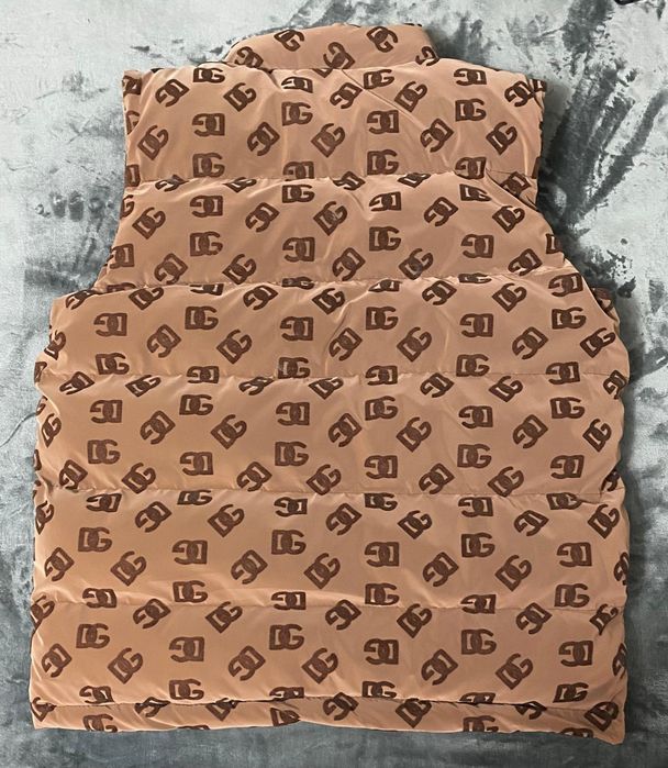 Vând vesta noua de bărbați