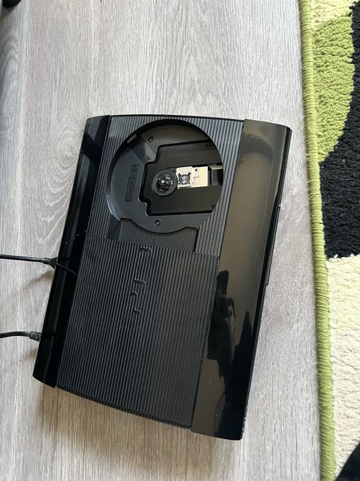 Sony Playstation 3 super slim срочно!