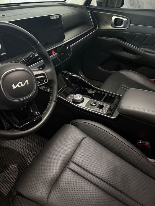 KIA SORENTO.       .
