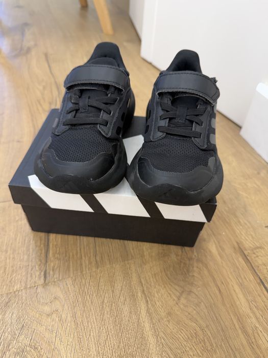 Кроссовки adidas,оригинал! 29 р