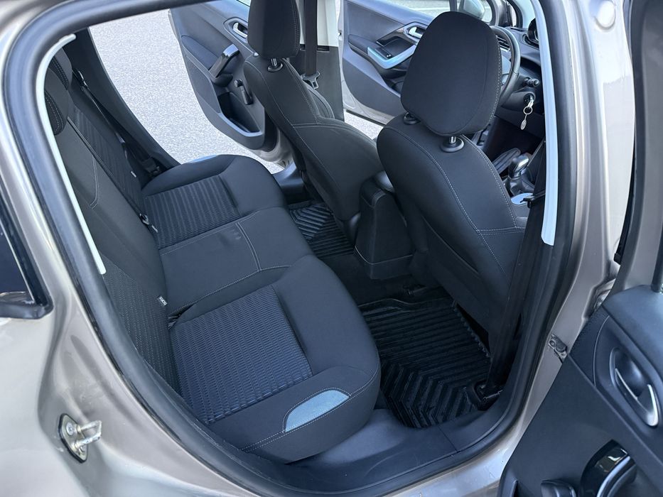 Peugeot 208 1.6i