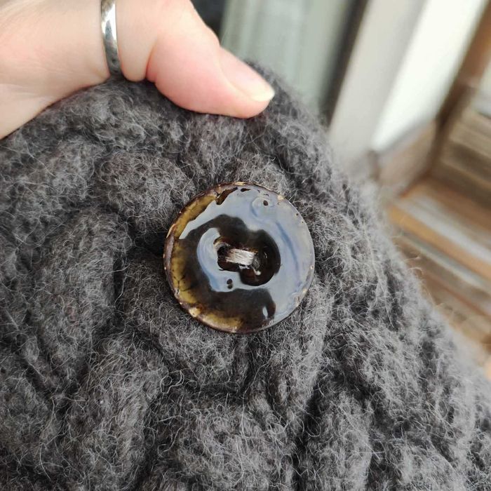 Стилна вълнена чанта с кожена дръжка, ръчно изработена