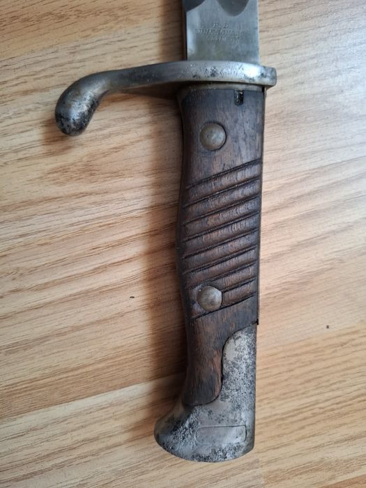 Baioneta -sabie germană butcher M1898/05  an 1916 

950 lei

Baioneta