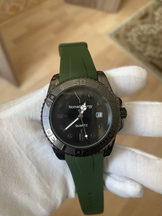 Часы Номад новые