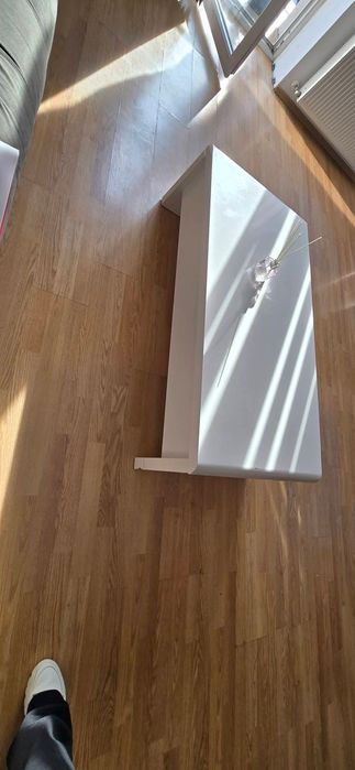 Vând masuta Albă- 40 lei