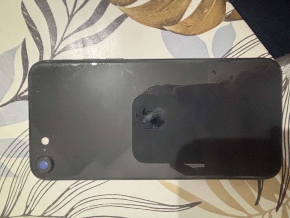 Срочно Продам айфон SE