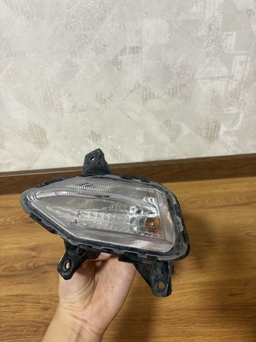 Поворотник на Hyundai Elantra