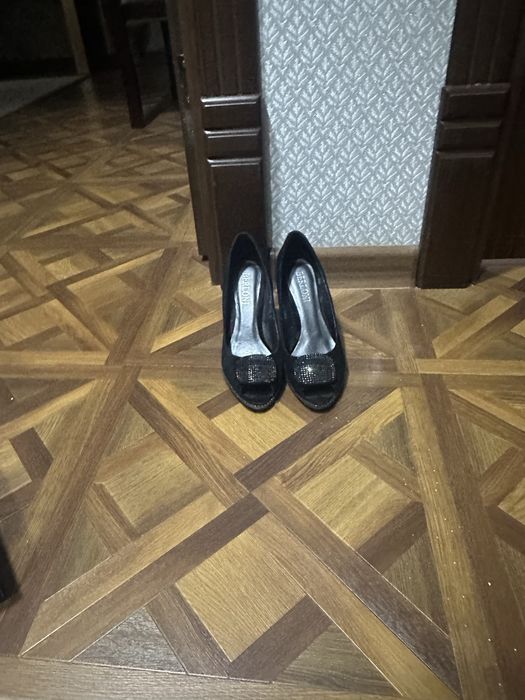 Женская обувь, натуральная замша , италия