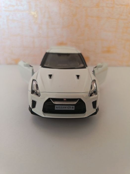 Nissan GT-R R35 temir o'yinchoq