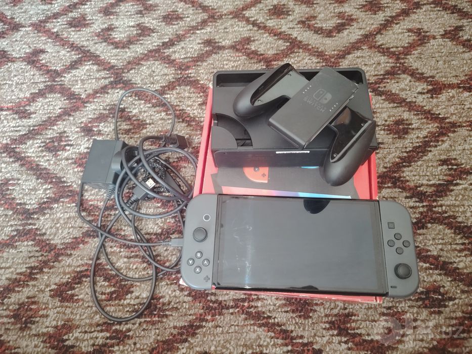 Обменяю switch oled на чипованый switch lite
