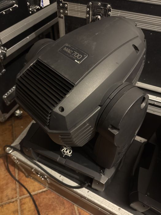 Moving Head MAC 700 profile