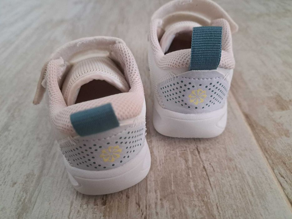 adidasi fete nike /puma