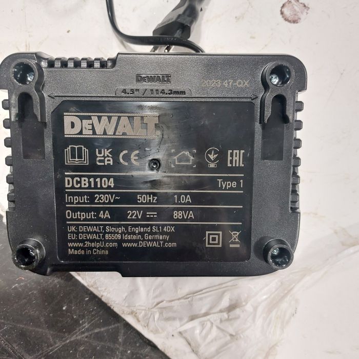 Dewalt DCB115 и DCB1104 бързо зарядно устройство Девалт НОВО