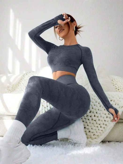 Дамски спортен екип