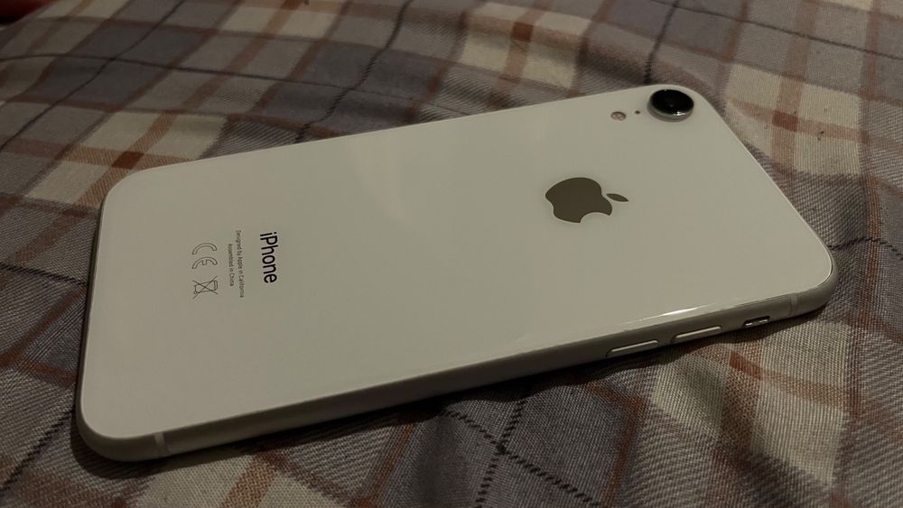 Iphone xr продам