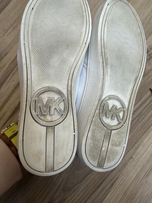 Оригинални кожени спортно/елегантни бели обувки  МК ! 36 н