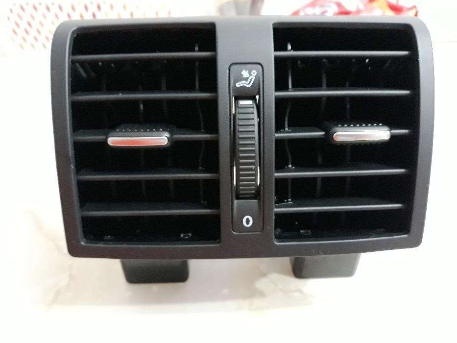 Grila ventilatie aer conditionat din cotiera VW Touran Caddy 2003-2015