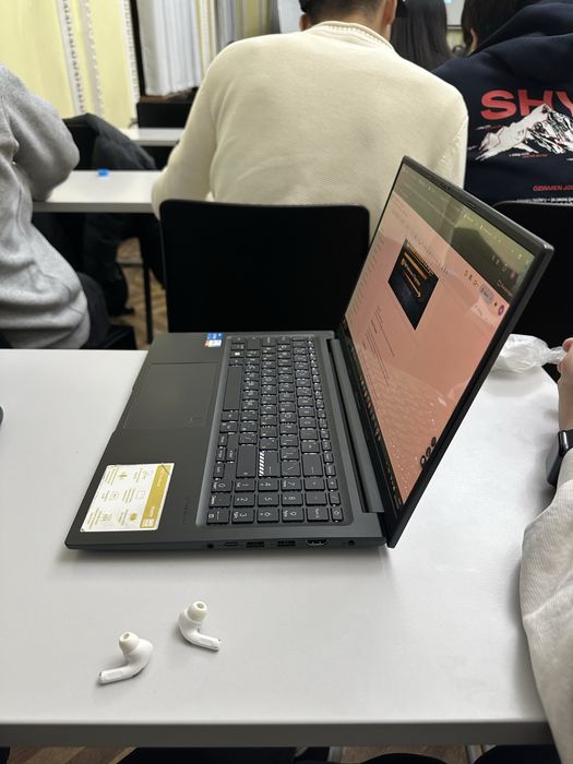 ASUS Vivobook 15 OLED 16GB 1TB