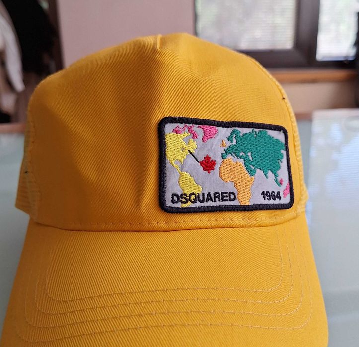 Детска шапка с козирка Dsquared. Оригинална! Нова! С етикети!