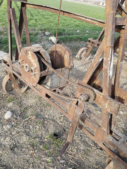 Yuk ko'targich tal sotiladi