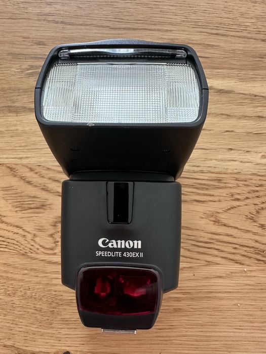 Светкавица Canon Speedlite 430EX II