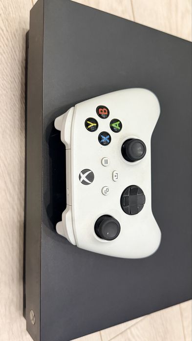 Продам Xbox one X 1 tb