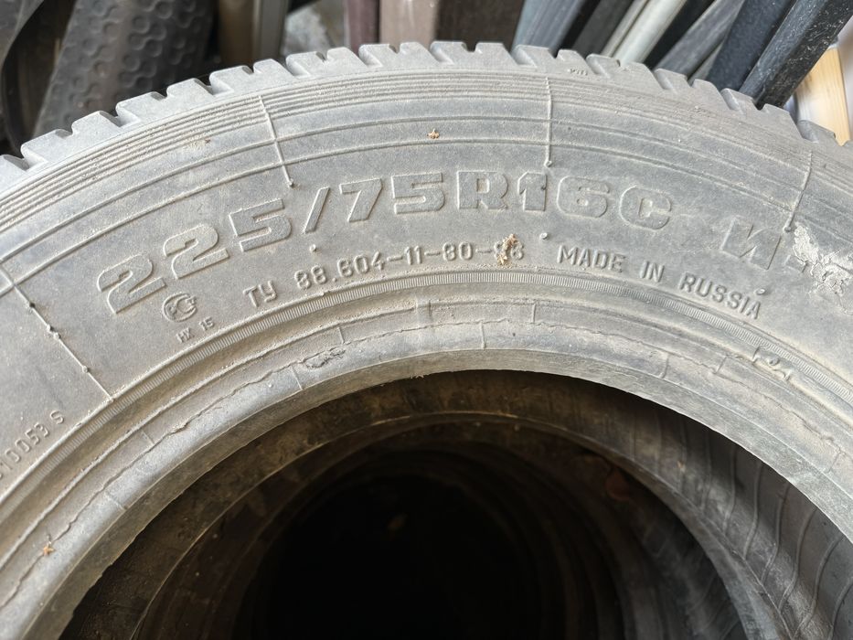 Шины колеса 225/75/16С