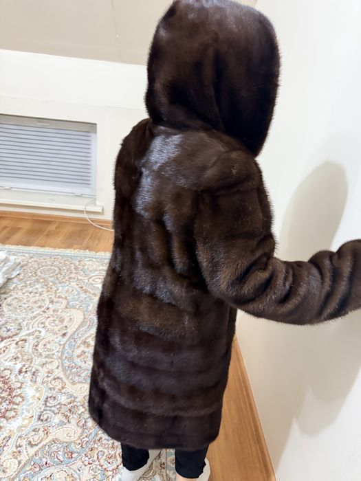 Продам норковую шубу