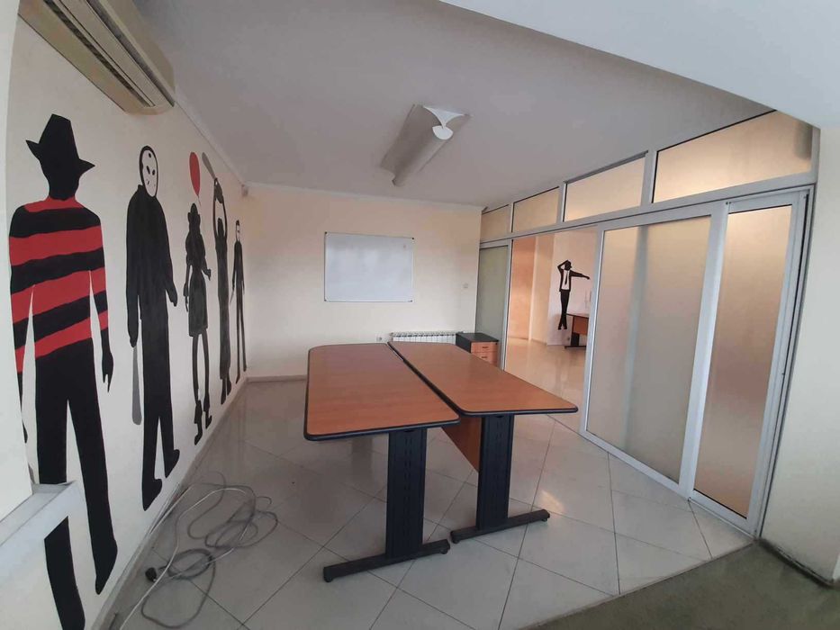 Продава се Тристаен апартамент в София, Център - 123 кв.м за 2358 €/кв.м - Снимка #2