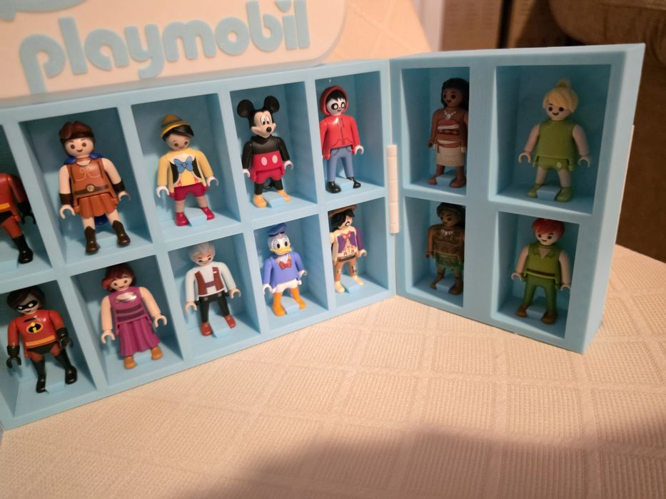 Поставка за фигурки Kinder Surprise Disney