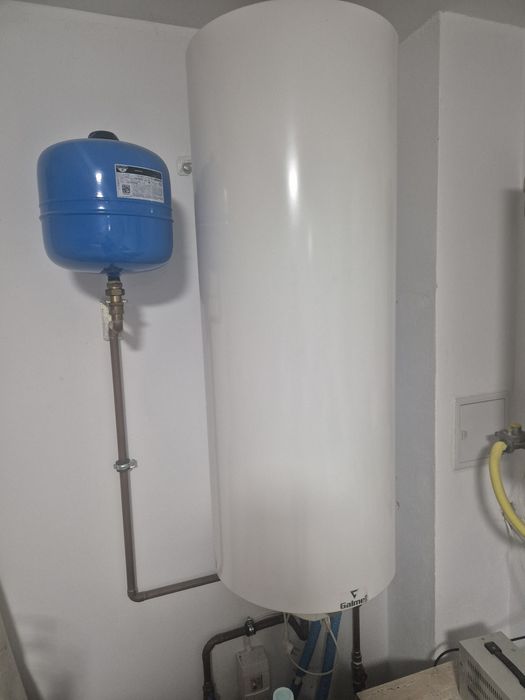 Vând Vana cu 3 cai Honeywell