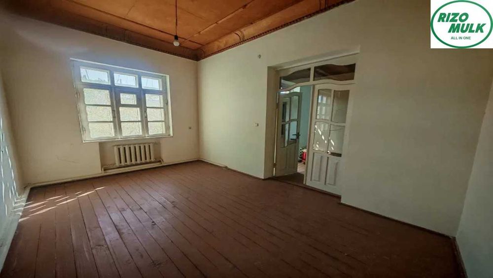 Назарбек Харакатда файзли ховли сотилади. NR494/37