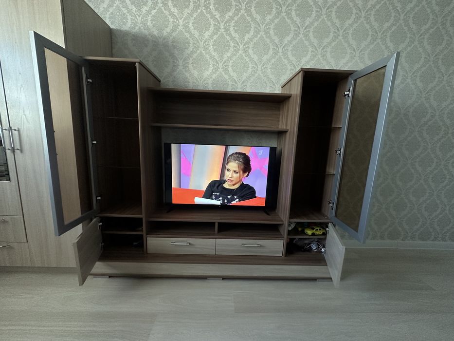 Продам Стенку для телевизора