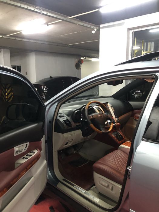 Продается Lexus rx350  состояние хорошая есть царапины итд