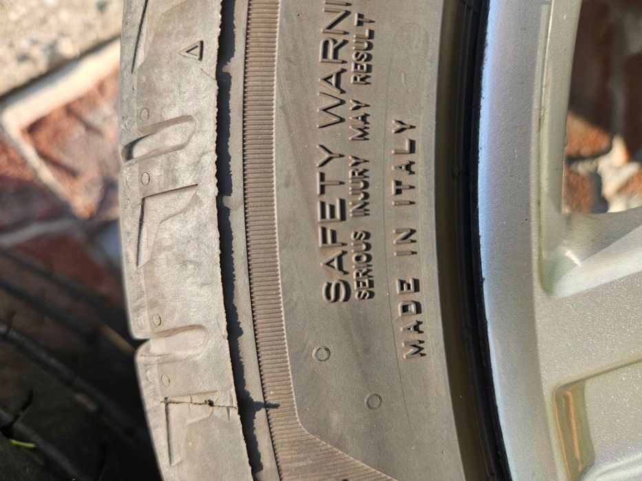 255/40/19 DOT- 4525 Bridgestone