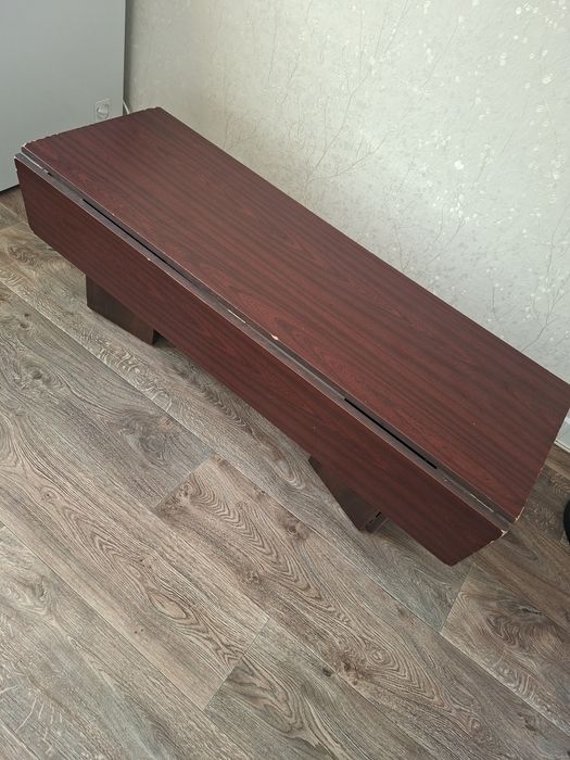 Продам стол низкий складной