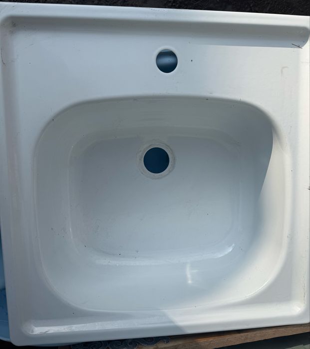 Продам раковину, не пользовались , но есть дефекты