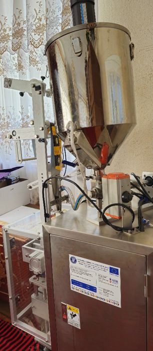 Vand utilaj de ambalat miere la stick