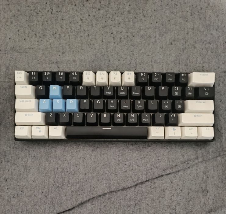 Tastatura gaming MAGEGEE switchuri roși