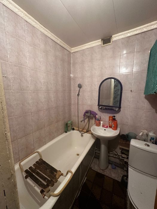 Продам 1ком.квартиру район Пирамиды.